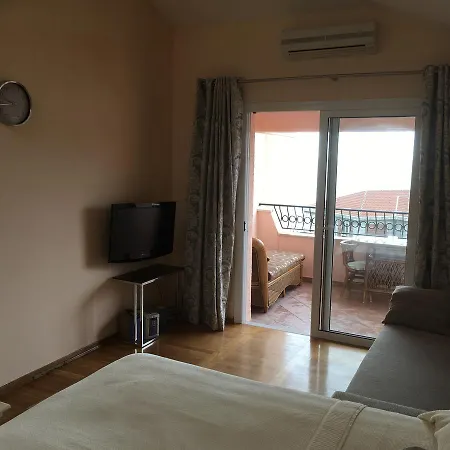 Apartman Lili * 포드고리차